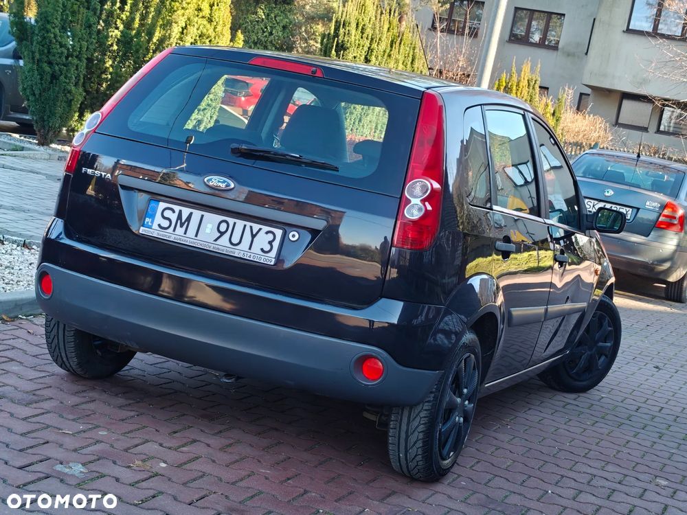 Ford Fiesta 1.3 Ghia - 35