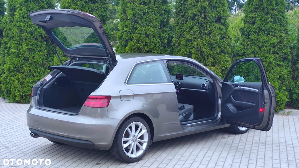 Audi A3 2.0 TDI Attraction S tronic - 14