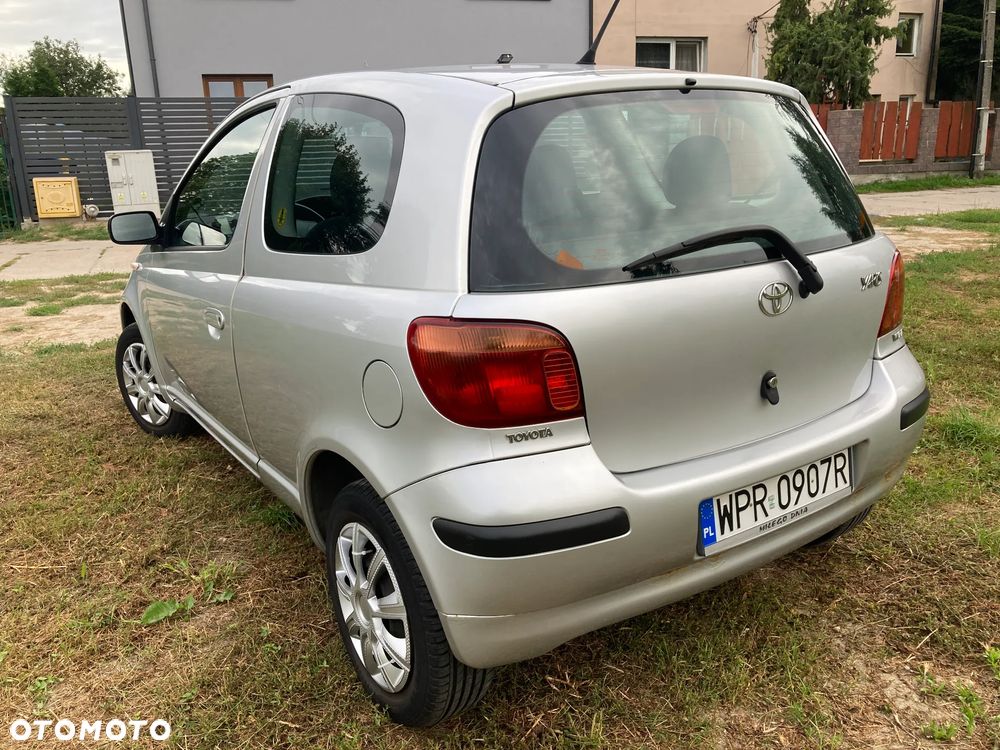 Toyota Yaris 1.0 Base - 6