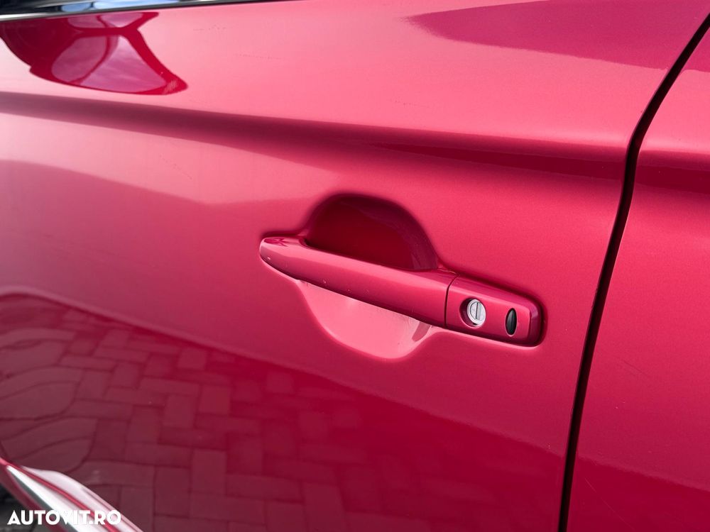 Mitsubishi Outlander - 14