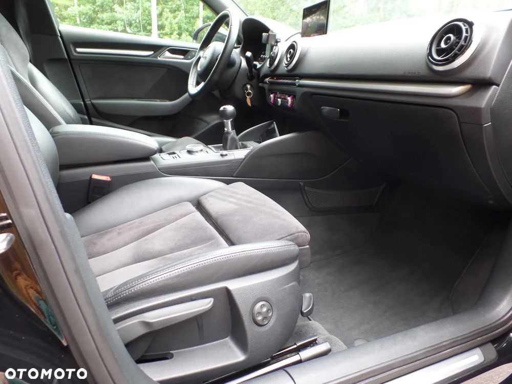 Audi A3 Sportback 2.0 TDI Ambiente - 25