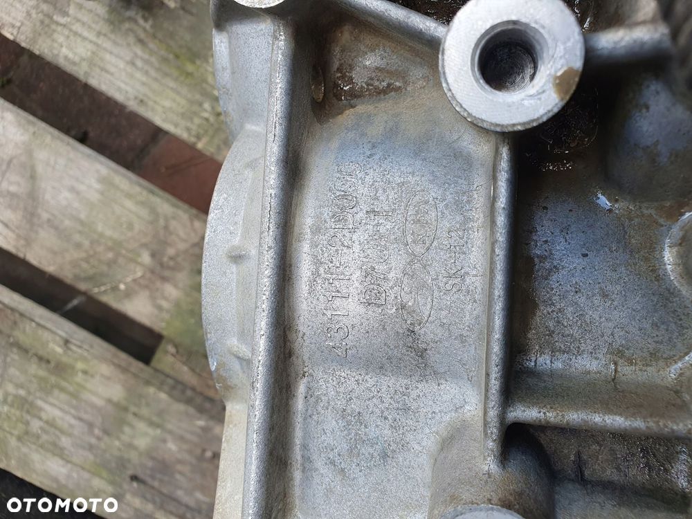 HYUNDAI SIŁOWNIK SKRZYNI BIEGÓW 438102D105 - 11