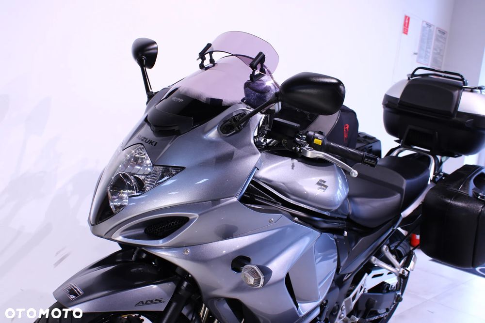 Suzuki GSX - 25