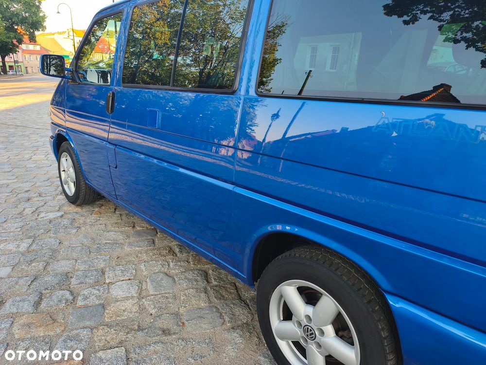 Volkswagen Multivan - 16