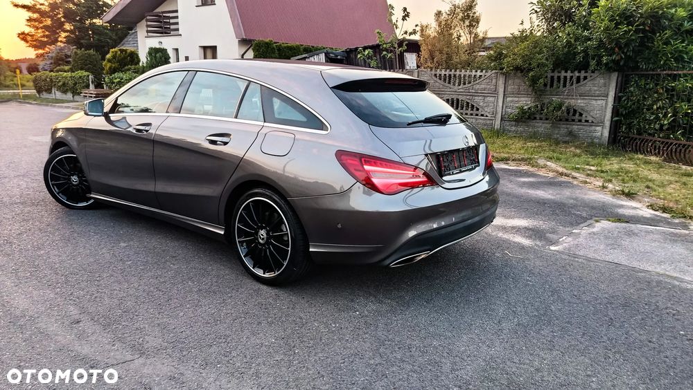 Mercedes-Benz CLA 180 7G-DCT UrbanStyle Edition - 4