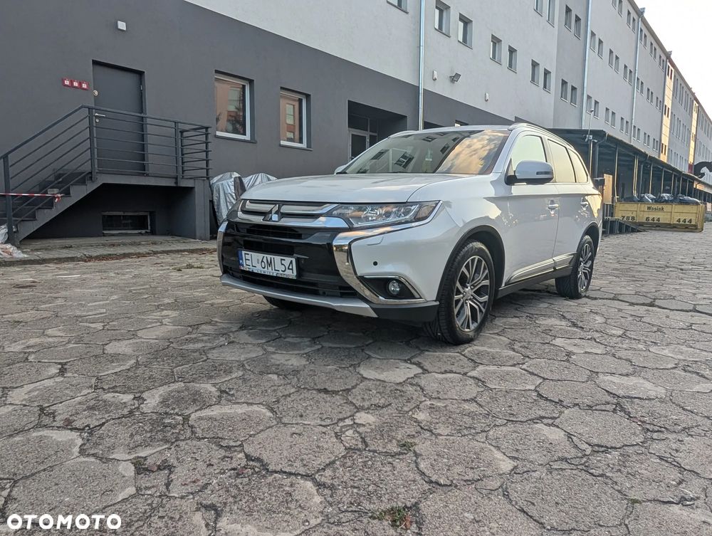 Mitsubishi Outlander 2.0 Intense + Navi 4WD CVT - 3