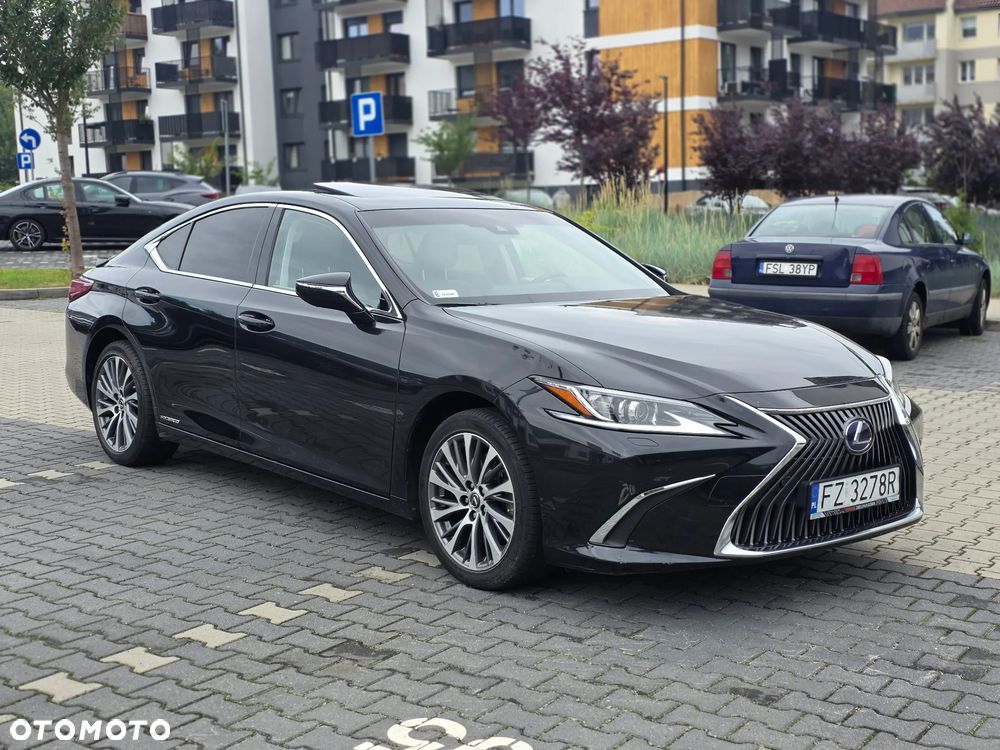 Lexus ES 300h Business Edition + - 14