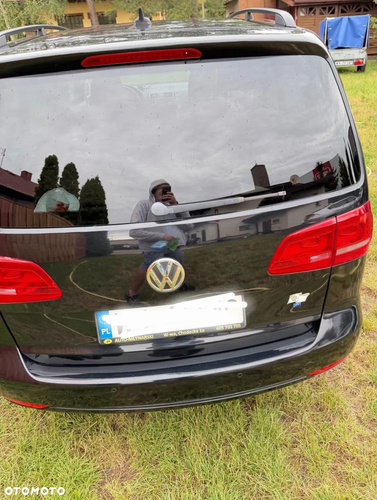 Volkswagen Touran 2.0 TDI DPF Highline - 3