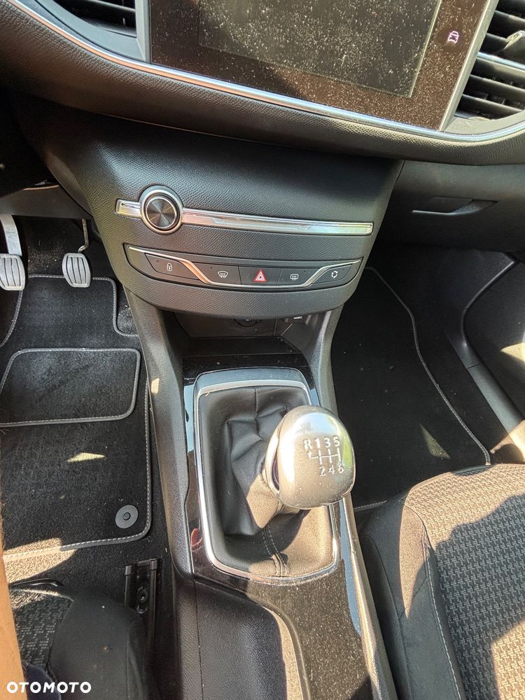 Peugeot 308 1.5 BlueHDi Allure S&S - 25