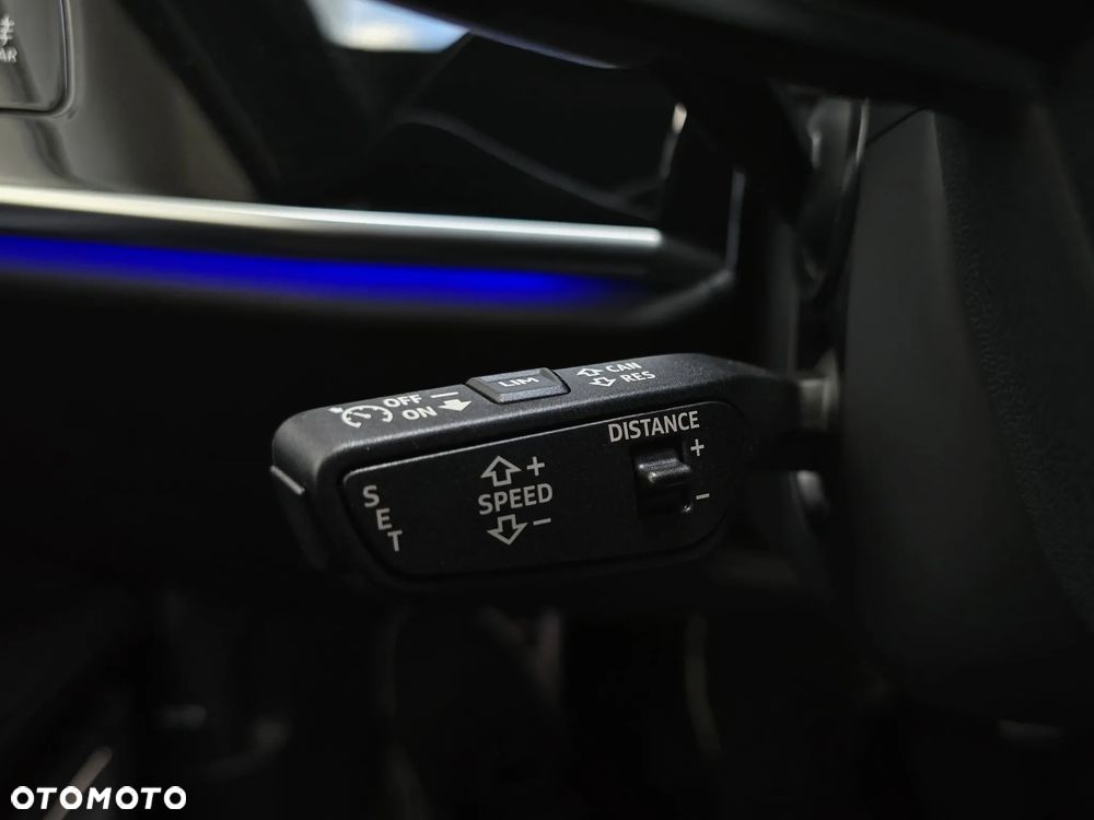 Audi A8 - 35