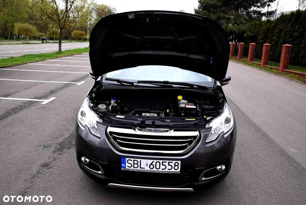 Peugeot 2008 1.2 Pure Tech Allure S&S - 14