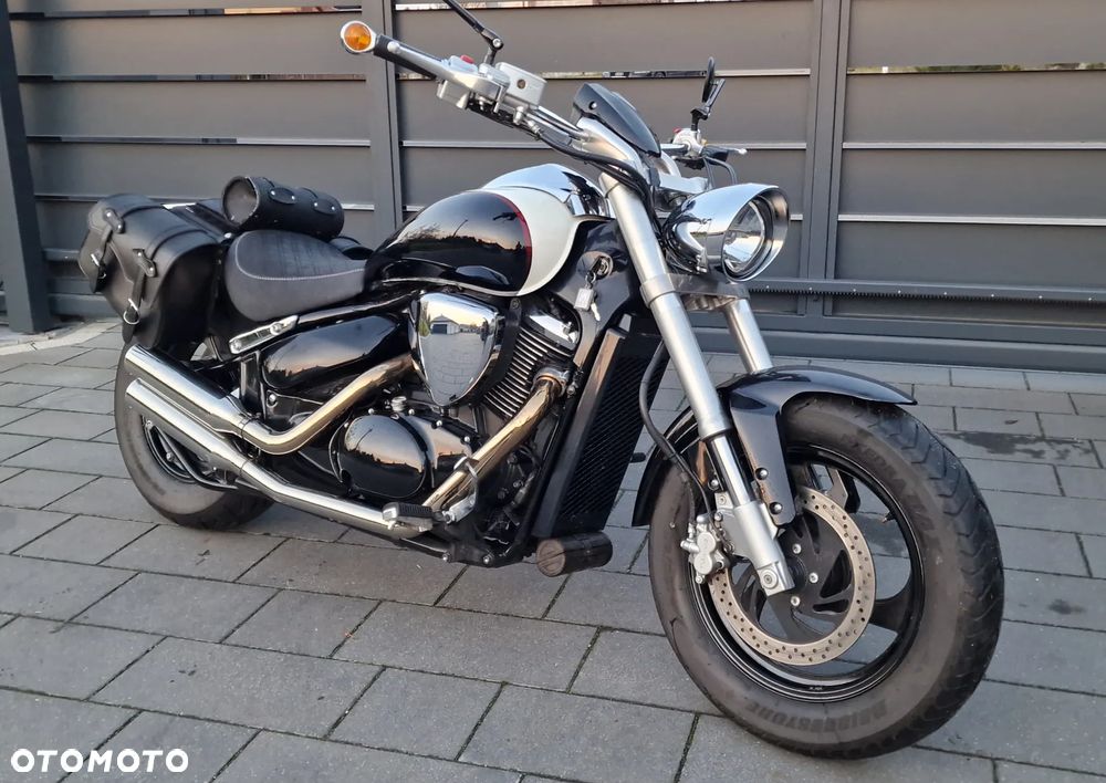 Suzuki Intruder - 12