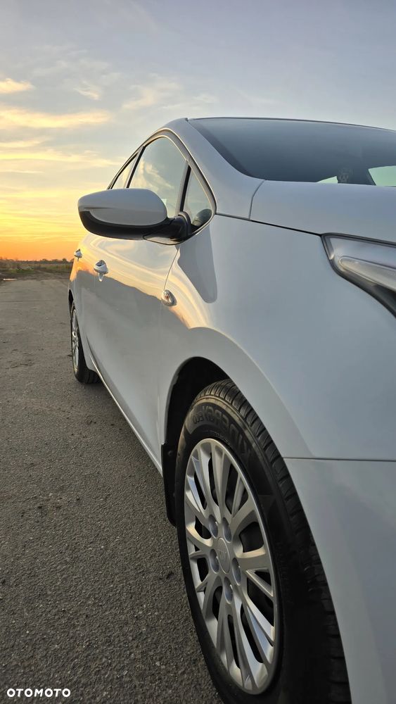 Kia Ceed Cee'd 1.4 L - 8