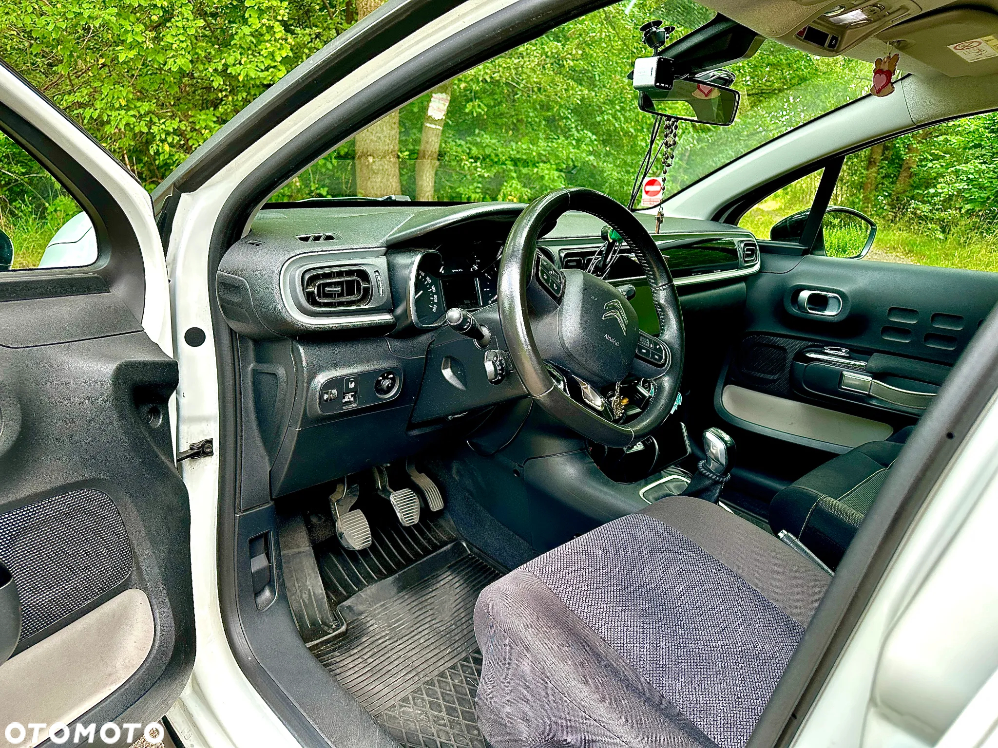 Citroën C3 1.2 PureTech GPF Shine - 10
