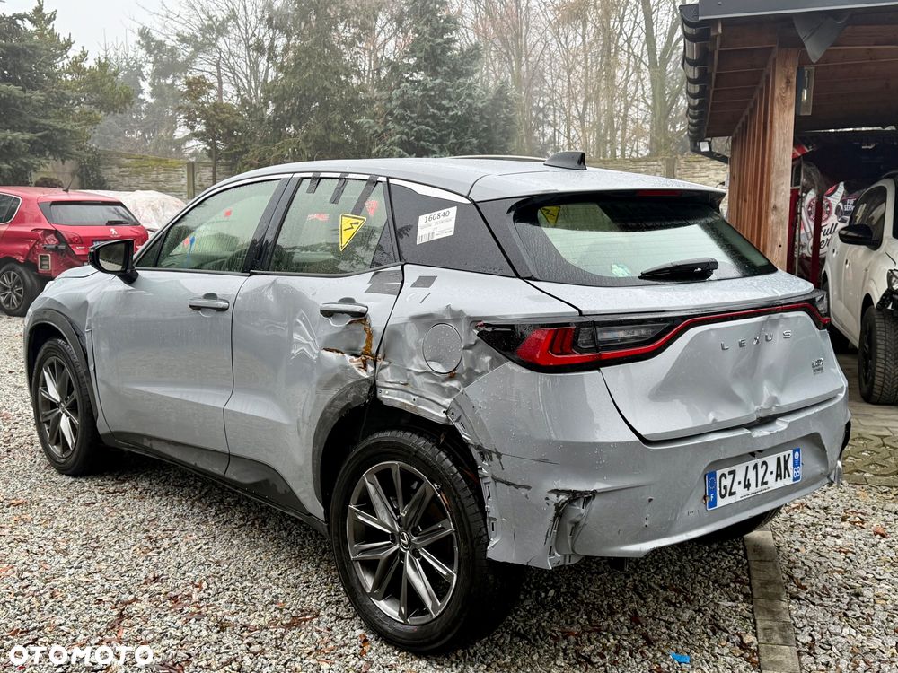 Lexus LBX FWD Emotion - 10