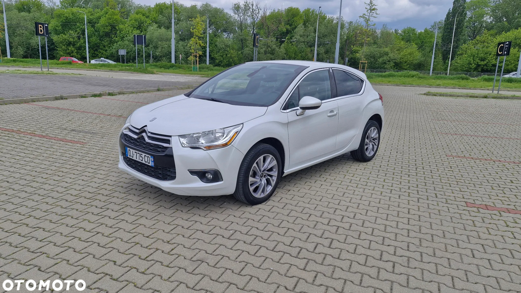 Citroën DS4 e-HDi 115 SoChic - 5