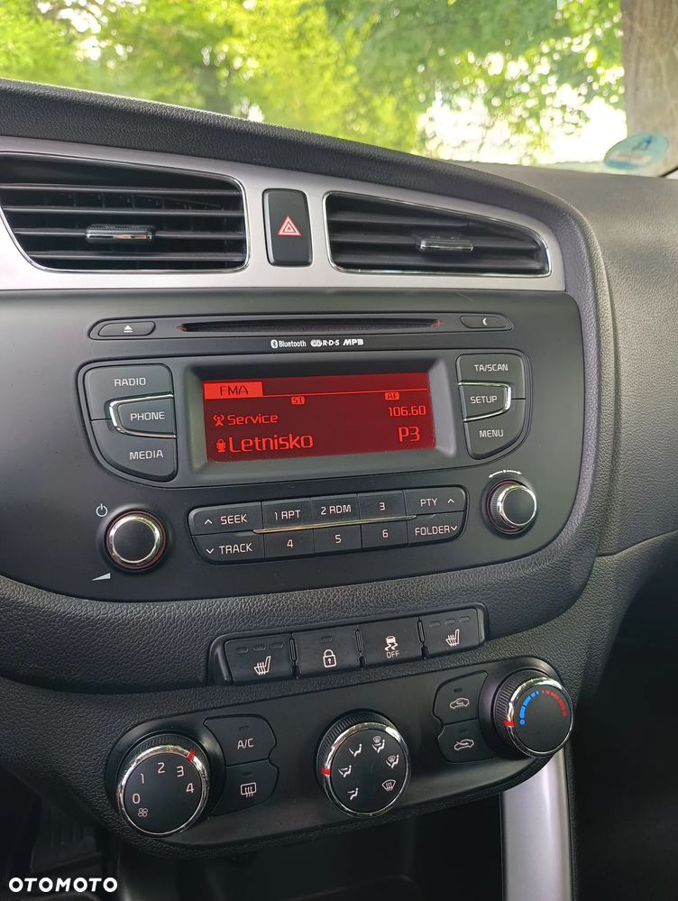 Kia Ceed 1.6 CRDi 128 Fifa World Cup Edition - 22