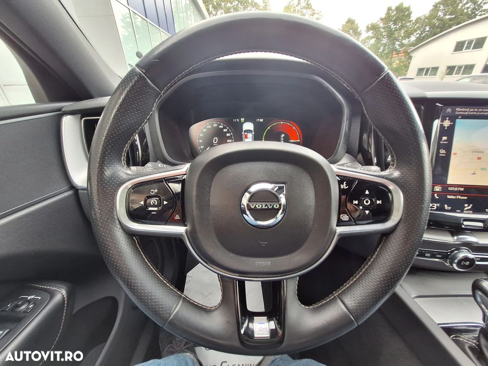 Volvo XC 60 D5 AWD R-Design - 22