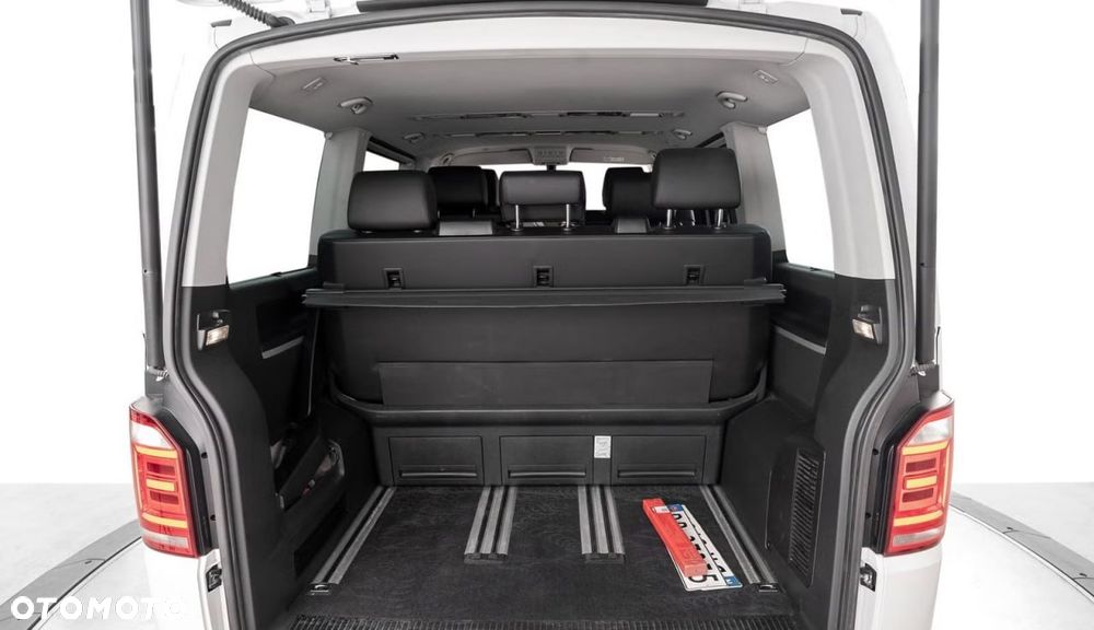 Volkswagen Multivan - 9