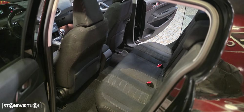 Peugeot 308 1.6 BlueHDi Allure J17 - 19