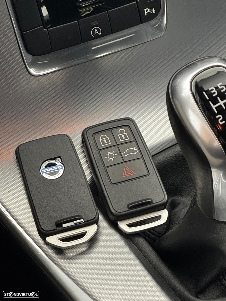 Volvo V60 2.0 D4 Momentum - 12