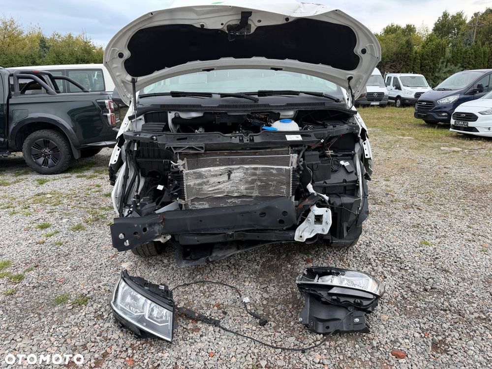 Volkswagen Transporter - 11