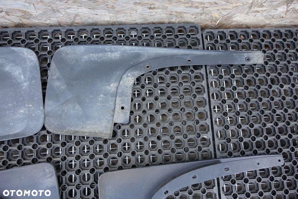 CHLAPACZ CHLAPACZE KPL 4SZT FORD RANGER 2015 EB3B-28499-C - 4