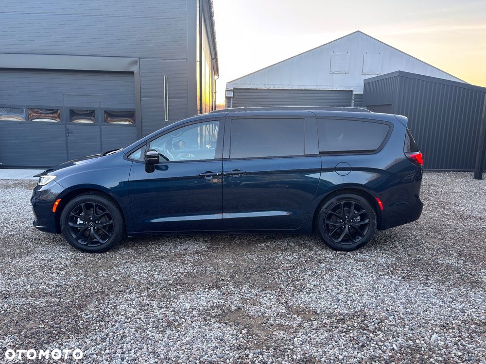 Chrysler Pacifica - 8