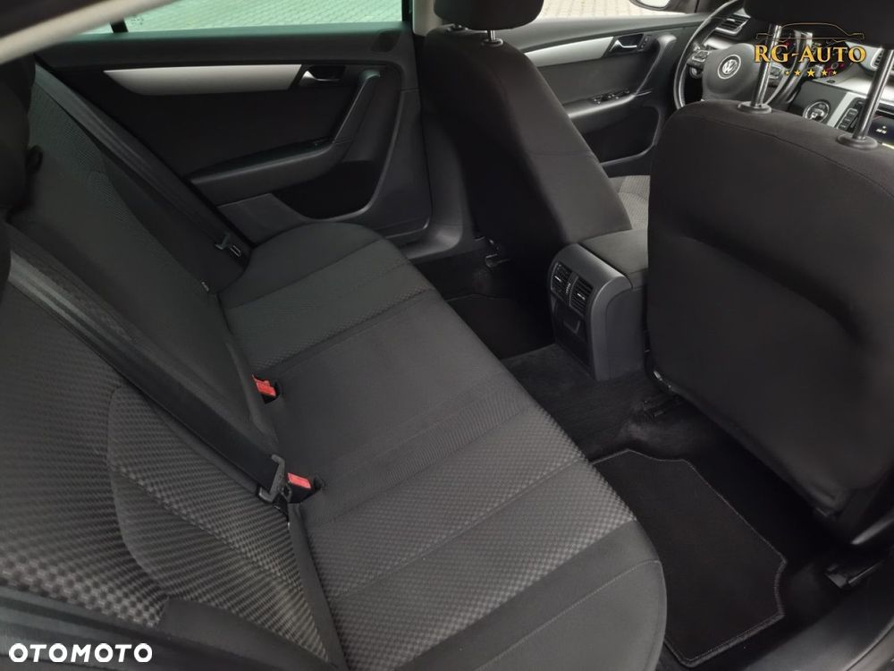 Volkswagen Passat - 10