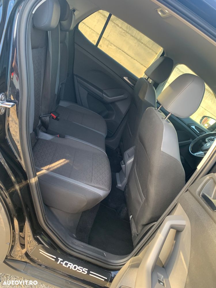 Volkswagen T-Cross - 11