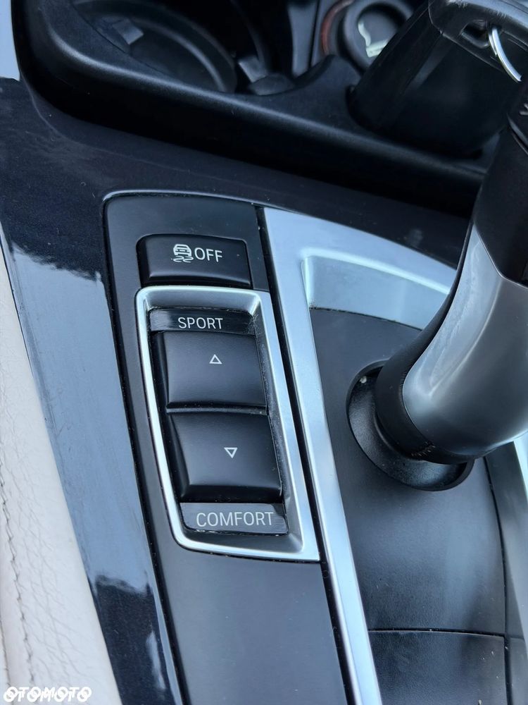 BMW Seria 5 520d - 33