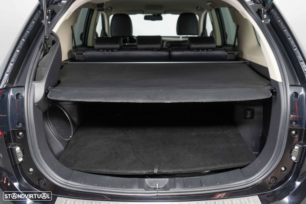 Mitsubishi Outlander 2.0 PHEV Intense Navi - 11