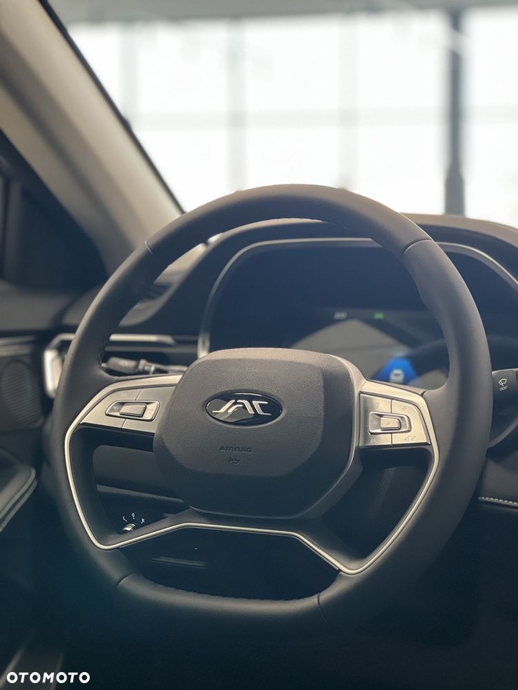 JAC J7 Plus CVT - 10