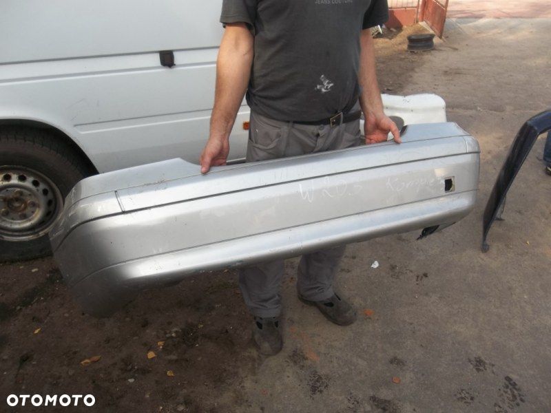 Mercedes C klasa W203 zderzak tył z belką - 1