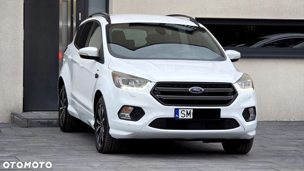 Ford Kuga 1.5 EcoBoost 2x4 ST-Line - 2