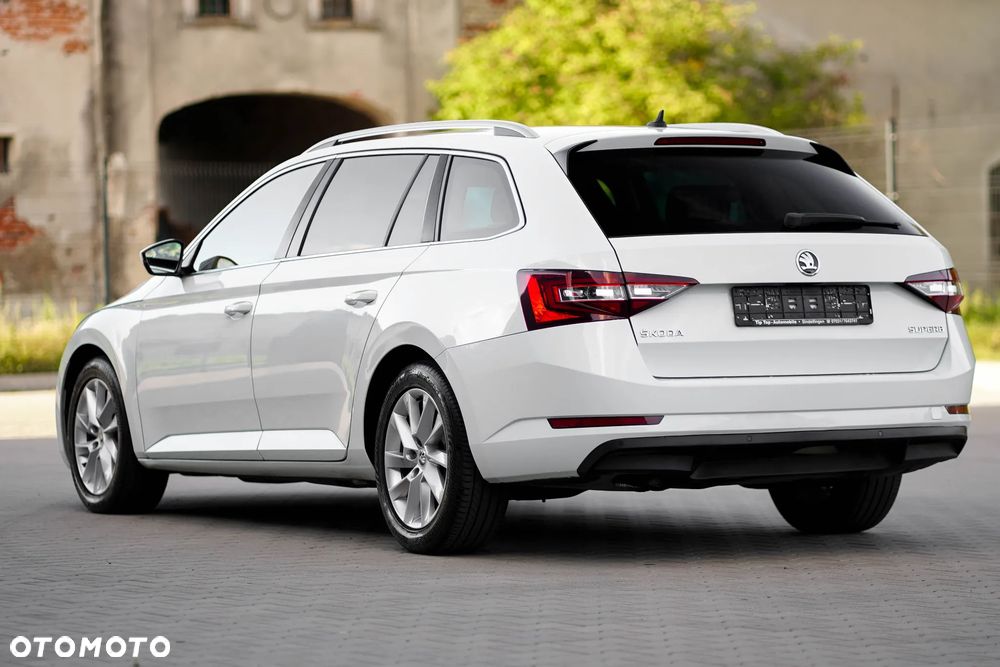 Skoda Superb 2.0 TDI Sportline DSG - 16
