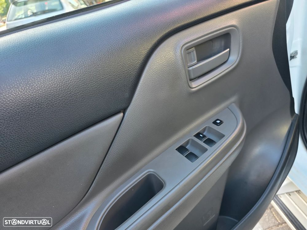 Mitsubishi L200 2.4 DI-D CD Invite 2WD - 24