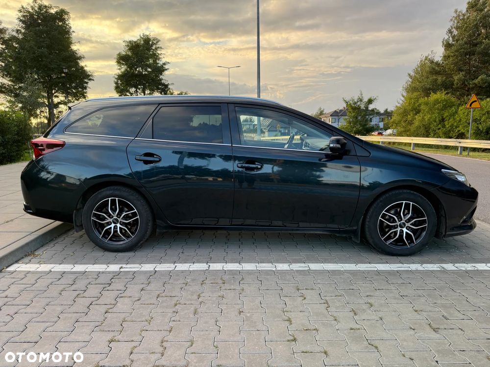 Toyota Auris 1.6 Premium - 9