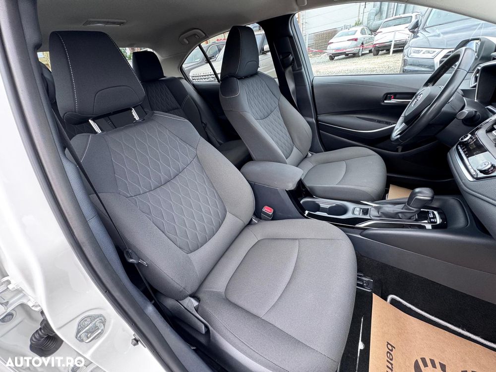 Toyota Corolla 1.8 HSD Dynamic - 10