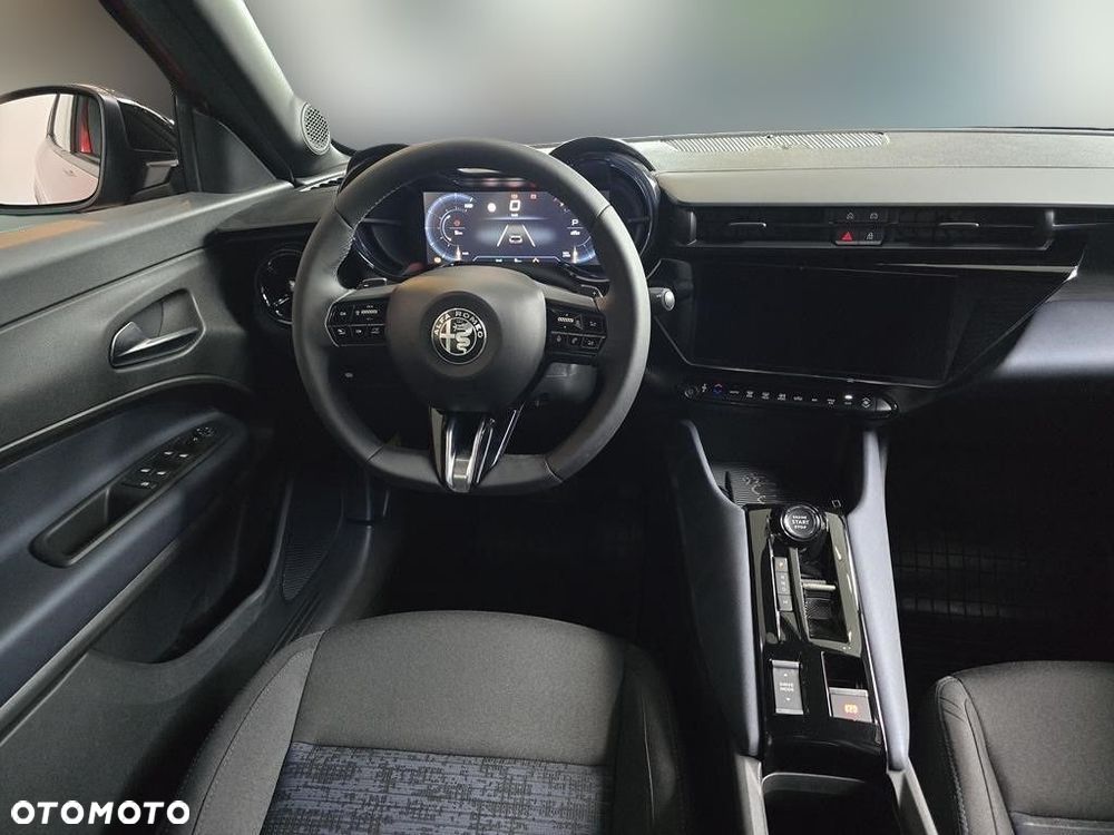 Alfa Romeo Junior 1.2 mHEV Ibrida Q4 eDCT - 12