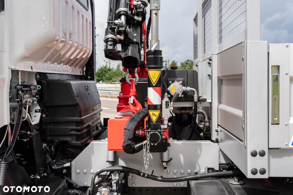 Isuzu Truck M30 3.0 skrzynia i żuraw HDS FASSI - 21