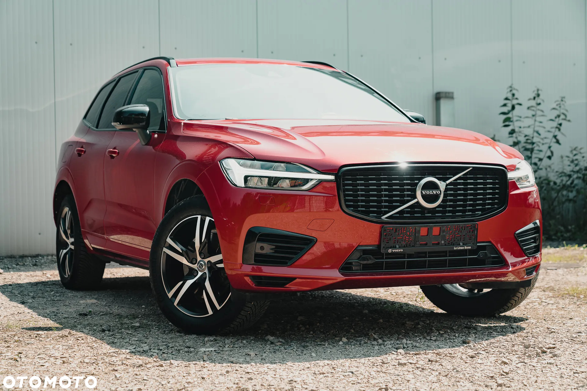 Volvo XC 60 T6 AWD Plug-In Hybrid R-Design - 2