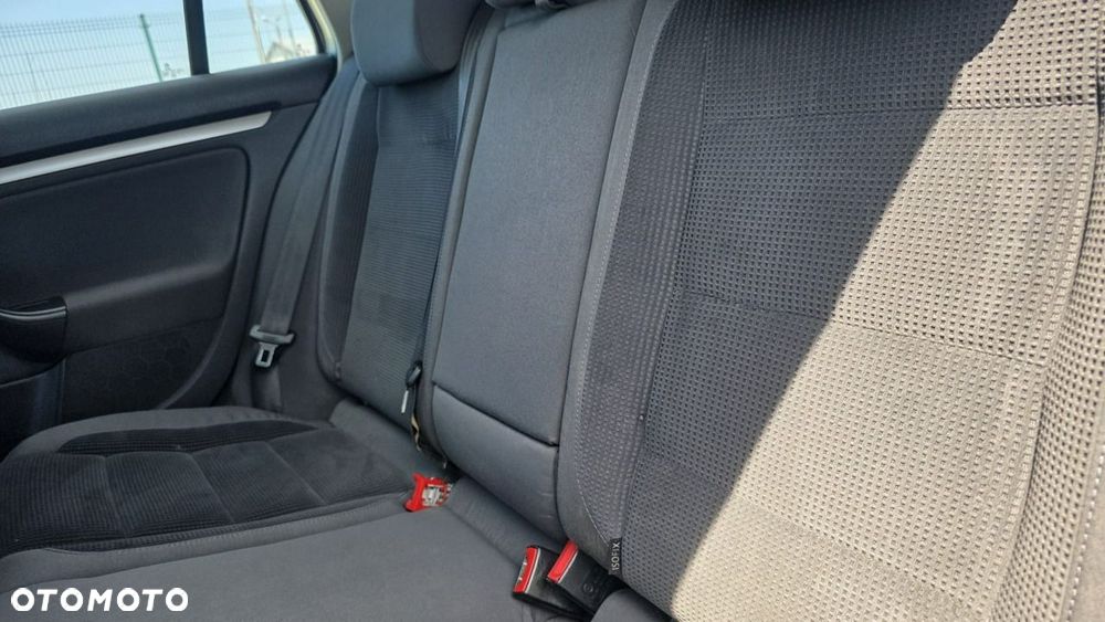Volkswagen Golf - 12