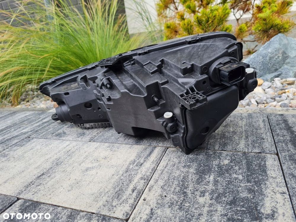 AUDI A4 S4 B9 Lampy przód Full Led Matrix 8W0941035E, 8W0941036E - 9