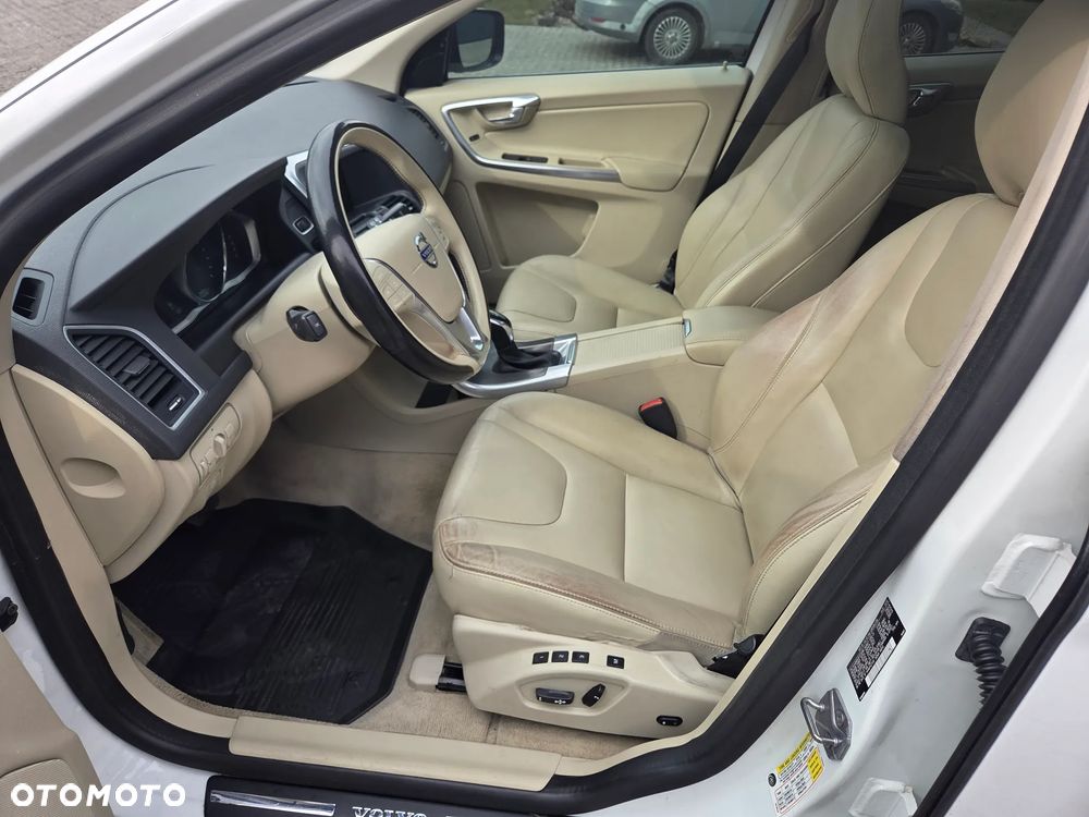 Volvo XC 60 T5 Drive-E Momentum - 5