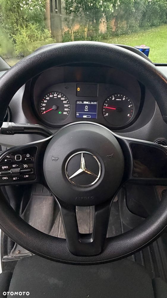 Mercedes-Benz Sprinter - 4