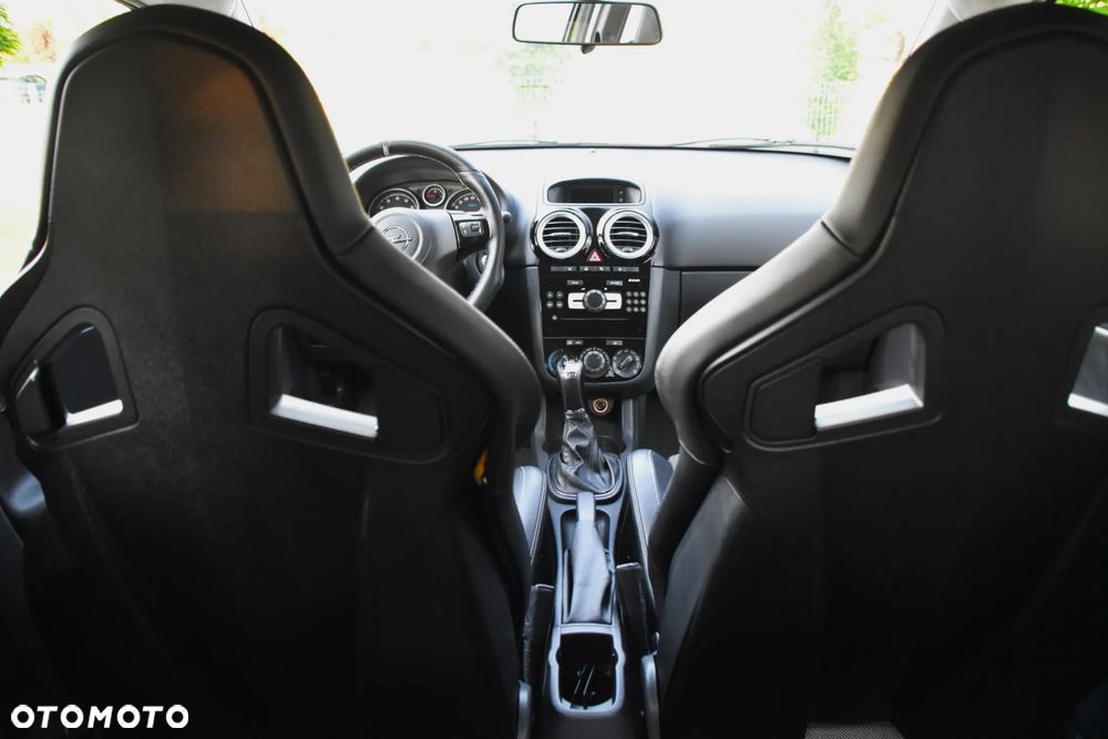 Opel Corsa 1.6 Turbo OPC - 15