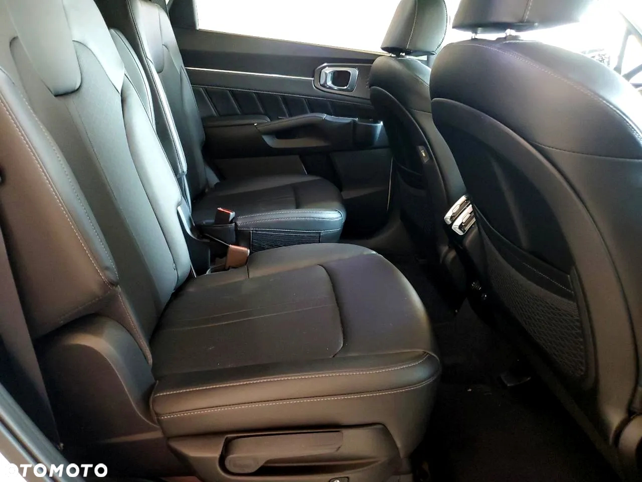 Kia Sorento - 12