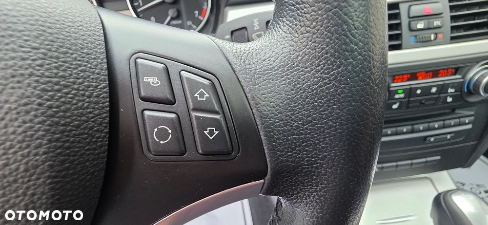 BMW Seria 3 318i Edition Exclusive - 29