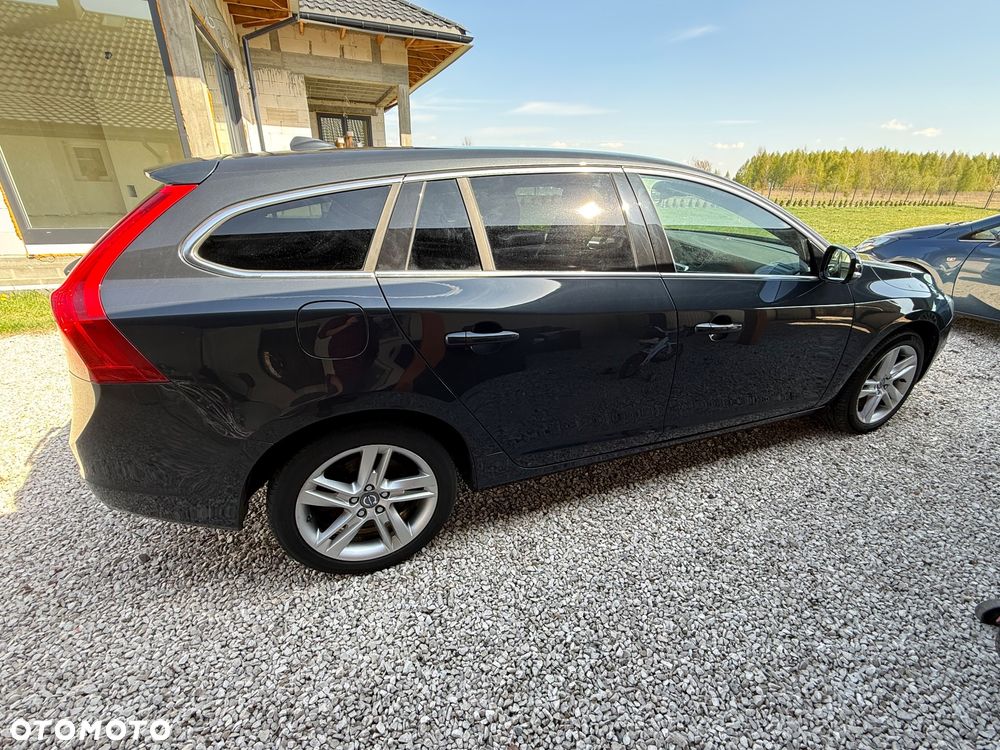 Volvo V60 D6 AWD Plug-in Hybrid Summum - 5